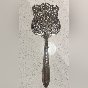 Vintage Towle Pie server silver finish.